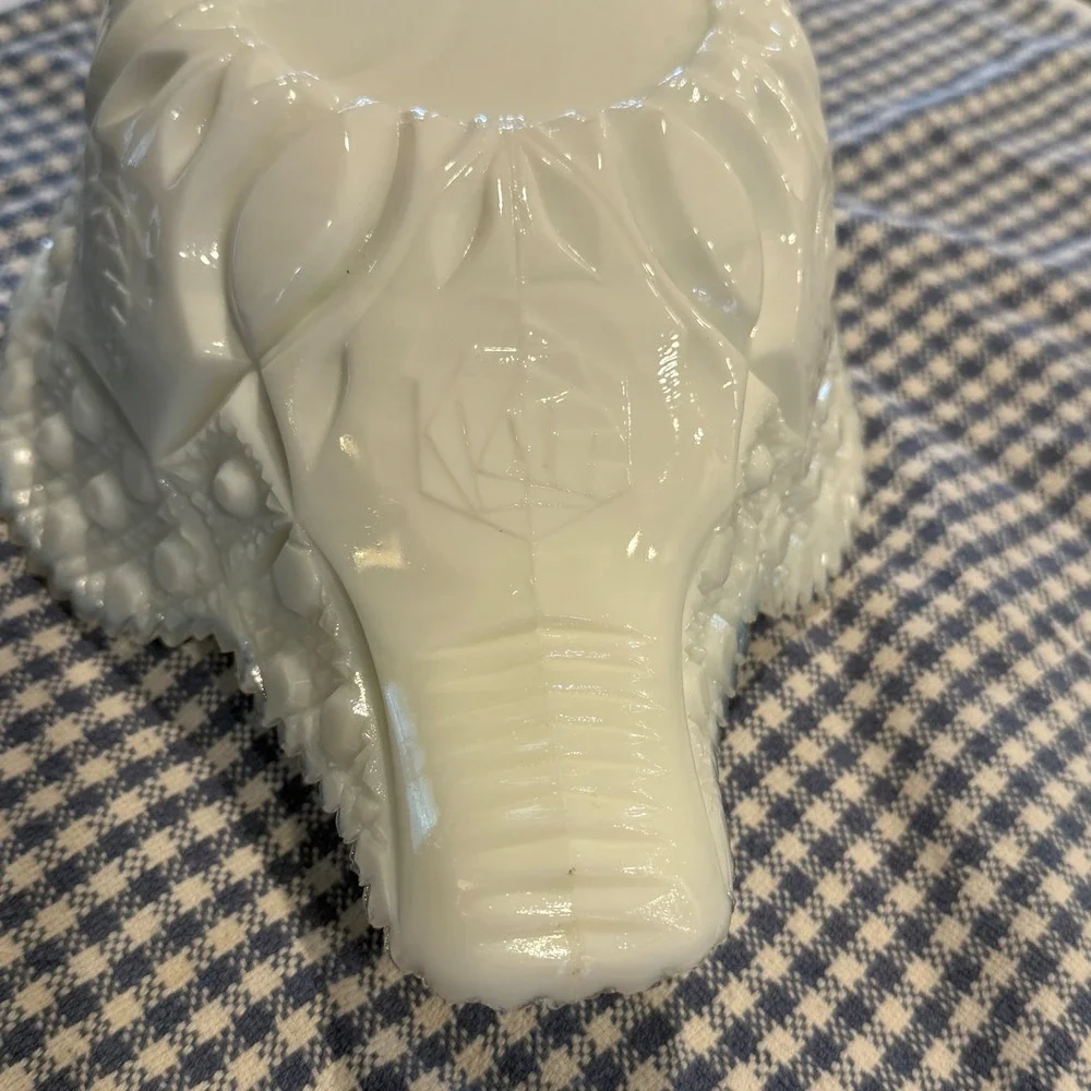 Vintage Westmoreland Milk Glass Hobnail Bowl with Ruffled Edge‎ (Slight damage)